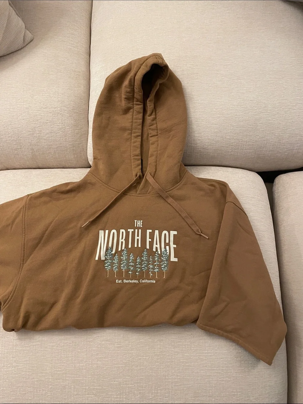 The North Face Brown Short Sleeve Men Med. Hoodie with Berkeley and Trees Logo